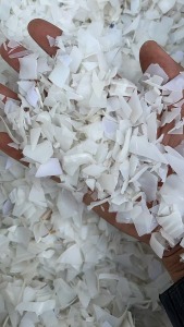 出售酱油壶破碎料，脱标脱瓶盖，过色选清洗甩干，可直接上机