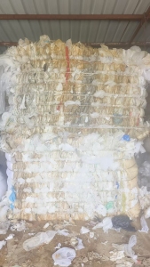 出售二白塑料纸，现货70吨