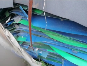 长期出售pe钢卷皮废料，漂沉都有，现货17吨左右