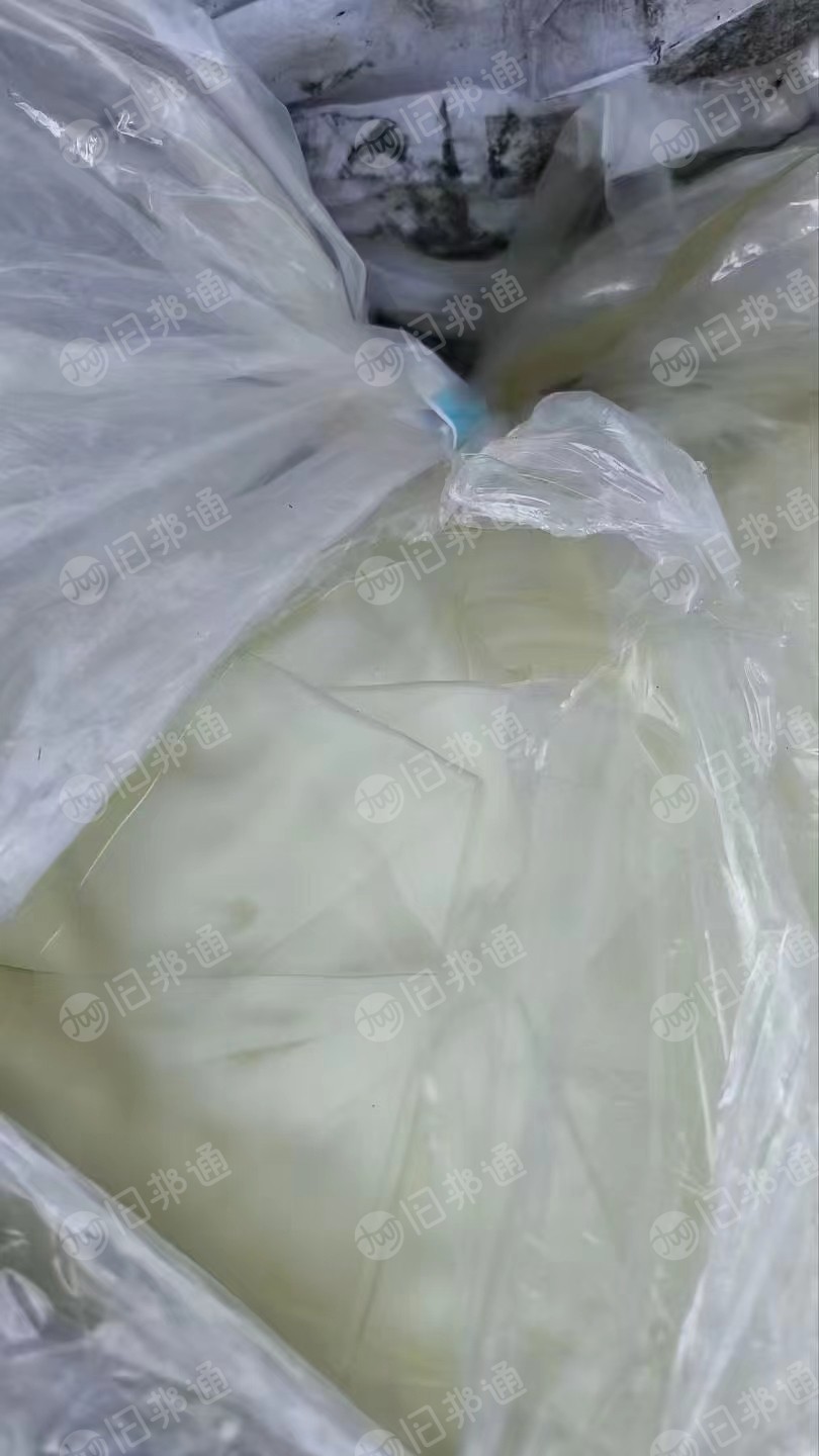 长期出售全新PVB边角料，现货300吨，月供300吨