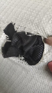 长期出售服装下脚料，纯涤纶废布，涤纶造粒布，涤纶碎布，货在福建泉州