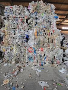 长期出售高低膜废料，水洗PE膜废料