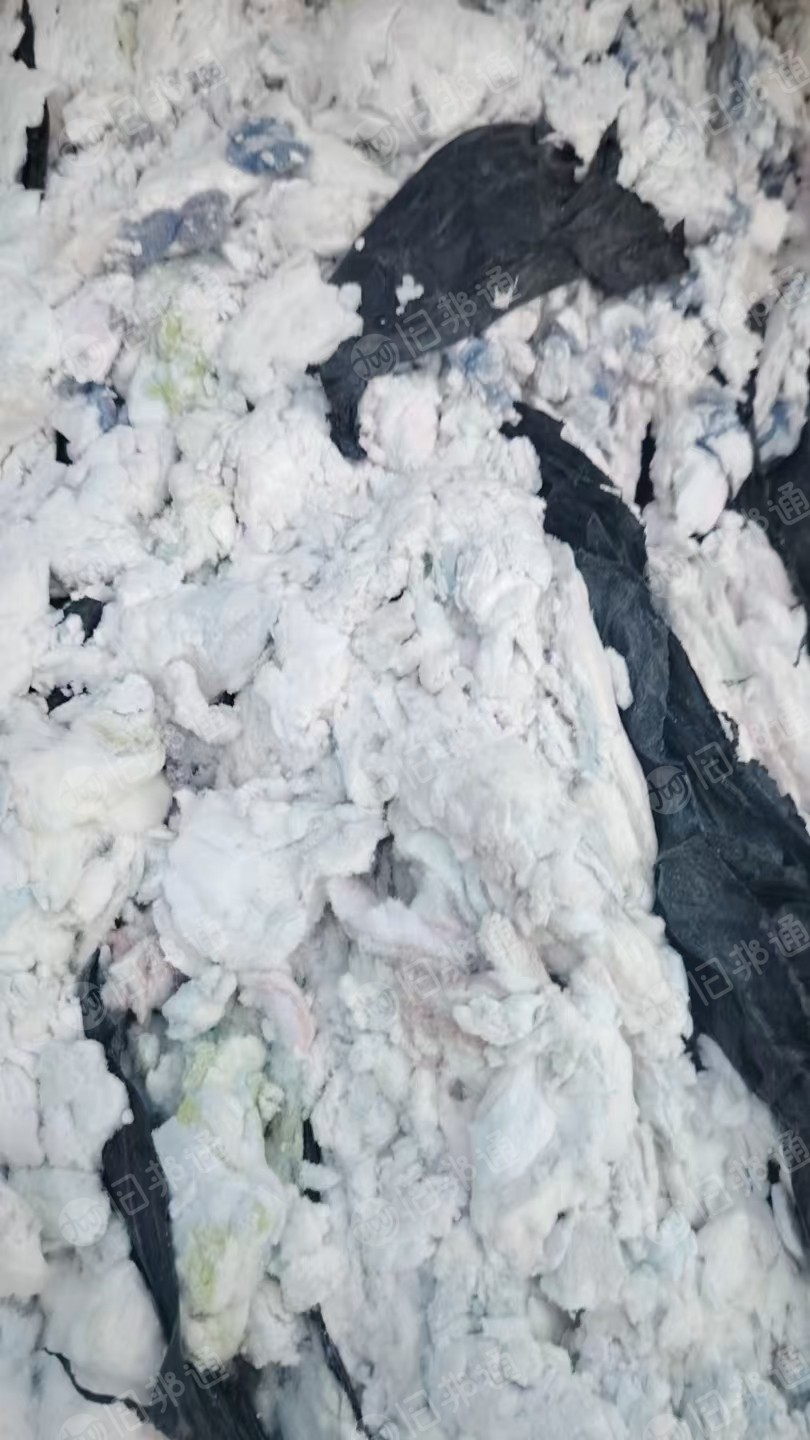 长期出售染厂下来的棉絮毛毛料,纯棉的,也有涤棉的。厂在邢台