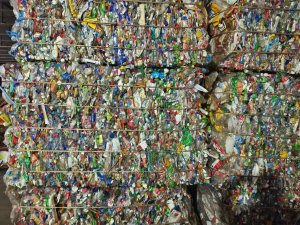 出售五色瓶砖料，月供30吨