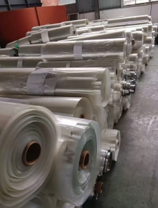 长期出售无胶PET卷膜，厚度15个丝以上，适合破碎