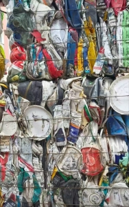 长期出售涂料桶压块