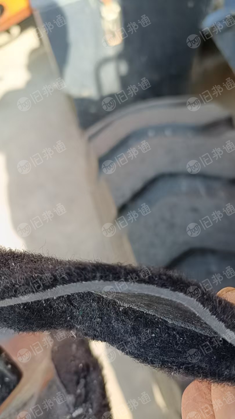 出售EVA汽车内饰废料,三种料,一种有毛毛布的,一种有海绵的,一种光皮,月供300吨