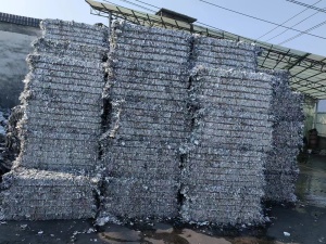 出售电池铝塑膜，吨包内衬铝塑膜，清洗破碎，现货200吨
