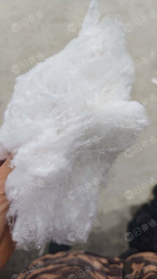 长期出售化纤废布开出来的化纤棉，再生棉，月供几十吨
