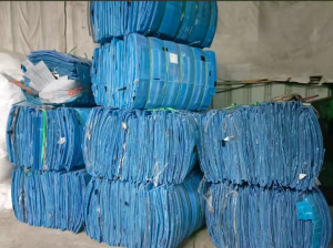 出售蓝色PP空心板毛料，现货12吨，长期有货