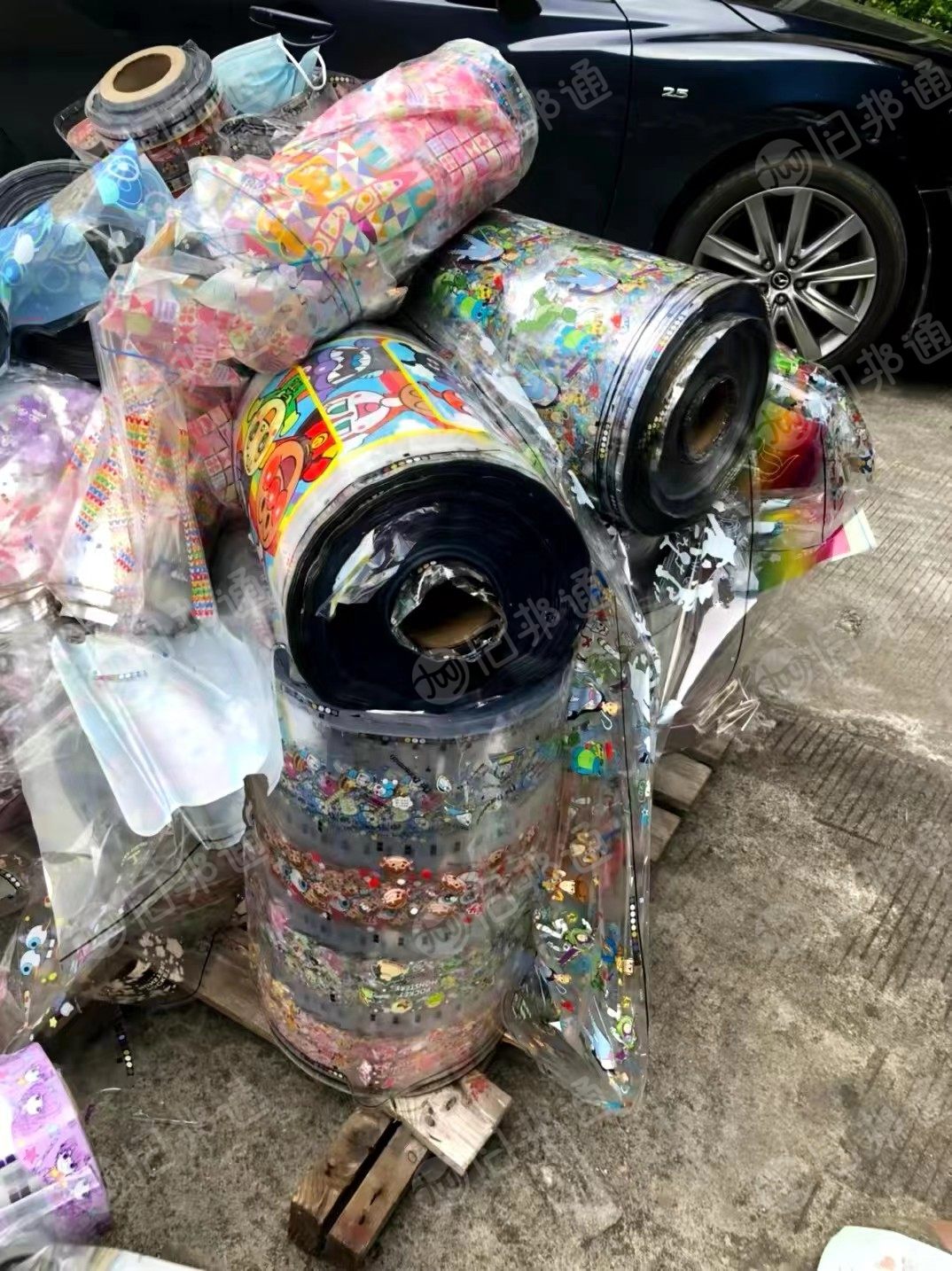长期出售pet花膜打绳料，能做8个粗的绳子，现货20多吨