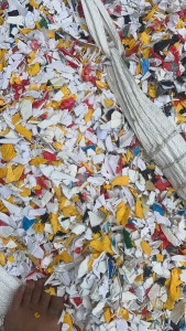 长期出售涂料桶破碎料