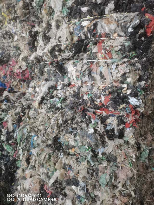 长期出售装修建筑垃圾轻物质破碎料，黑料，破碎料，建筑垃圾，每天70吨