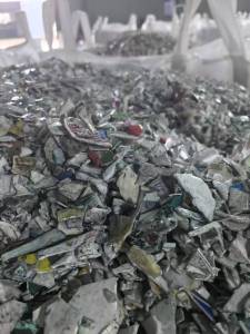 出售涂料桶破碎料，月供50吨