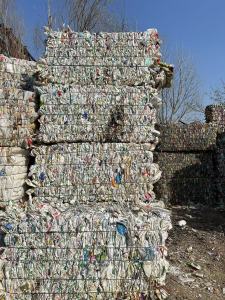 出售大小白乙压块，大小白分开压，现货20吨左右