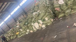 长期大量出售氨纶废布，氨纶边角料，白色，杂色都有，杂色现货100吨，厂在湖北天门