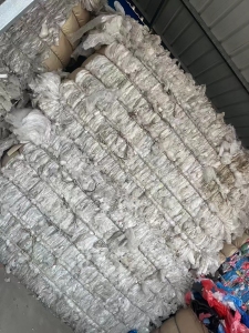 长期出售水洗纯缠绕膜，现货13米一车