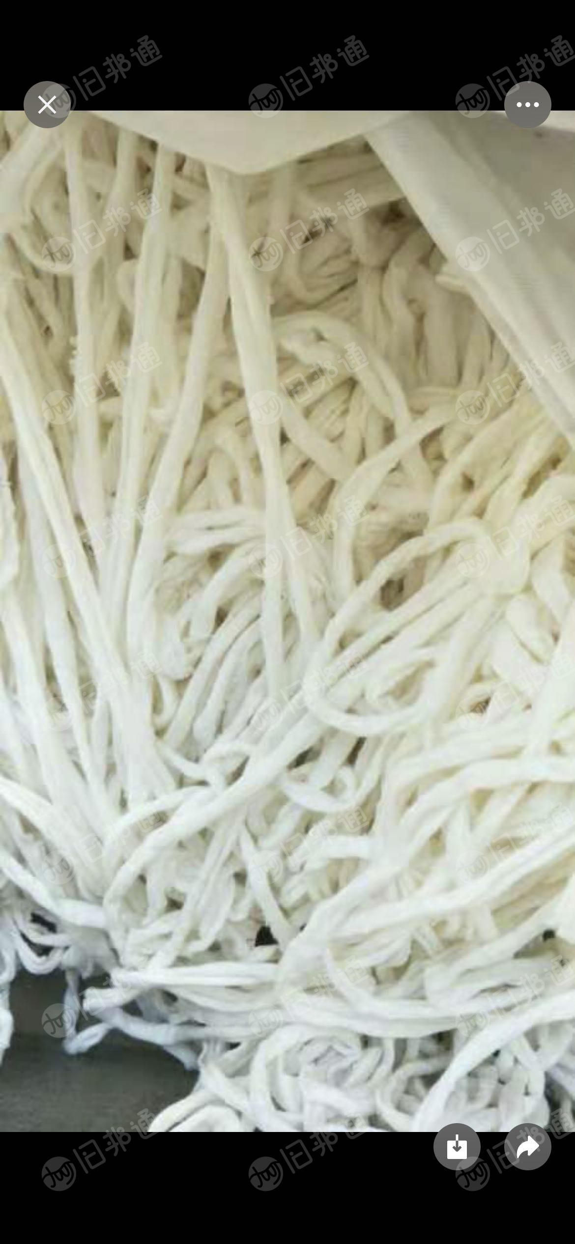 大量回收涤棉的切边条。要白色和黑色的,能做拖把的。