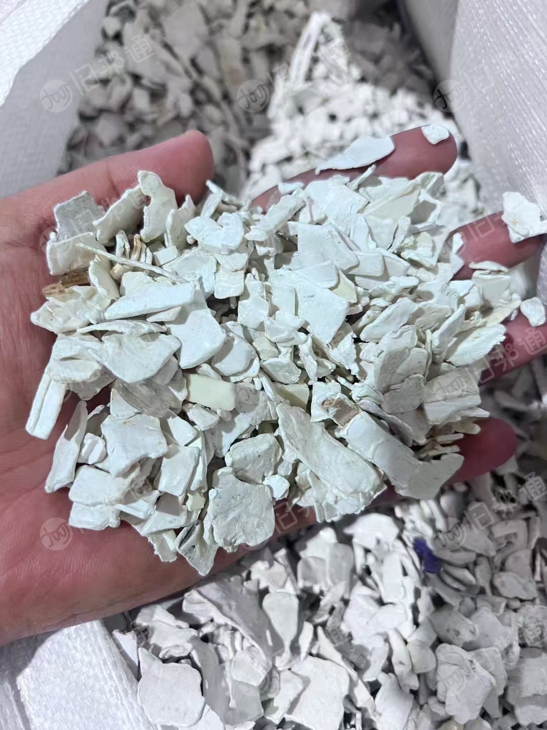 出售PC合金破碎料，PC开关面板破碎料，月供200吨