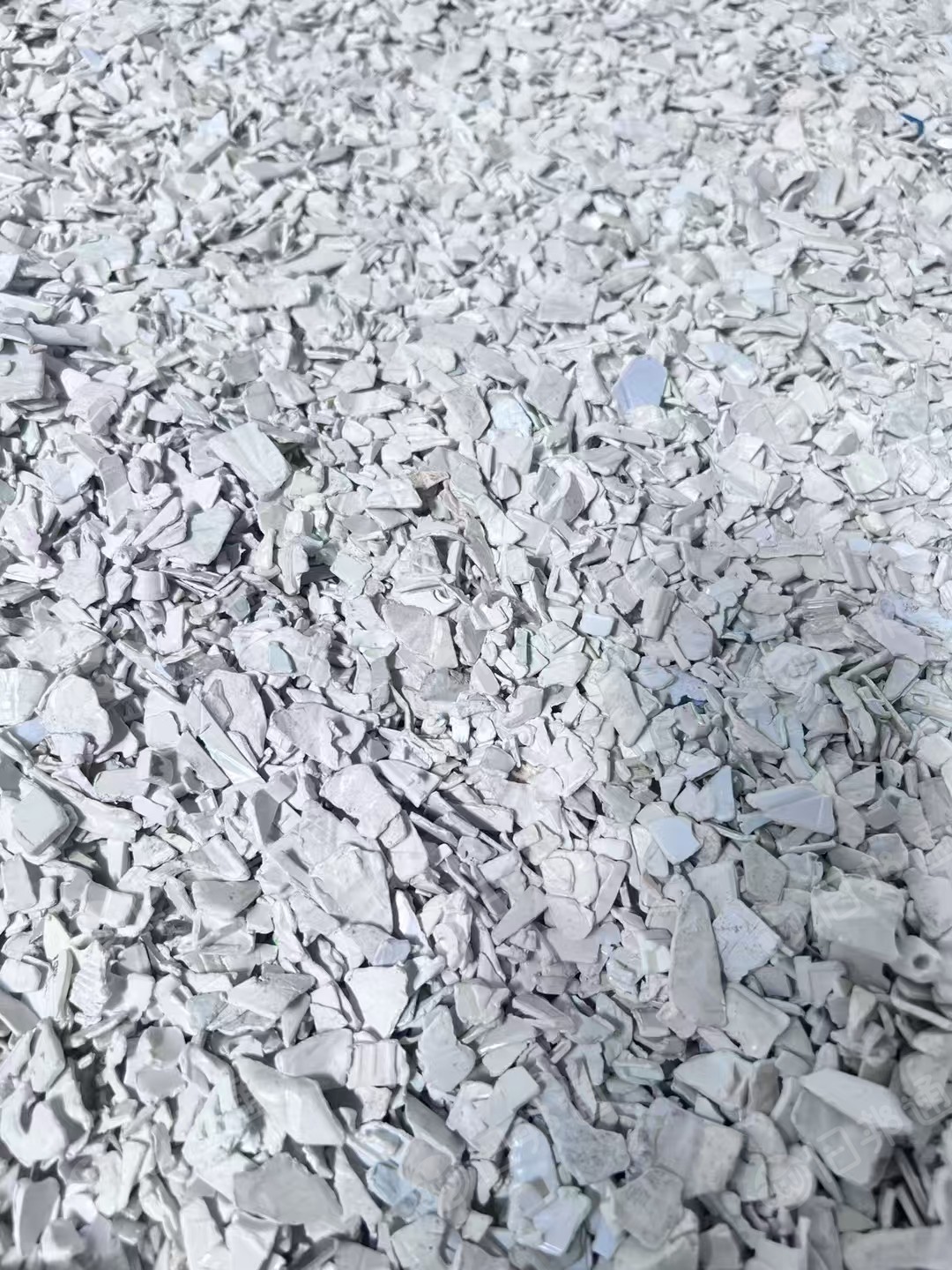 出售PC合金破碎料，PC开关面板破碎料，月供200吨