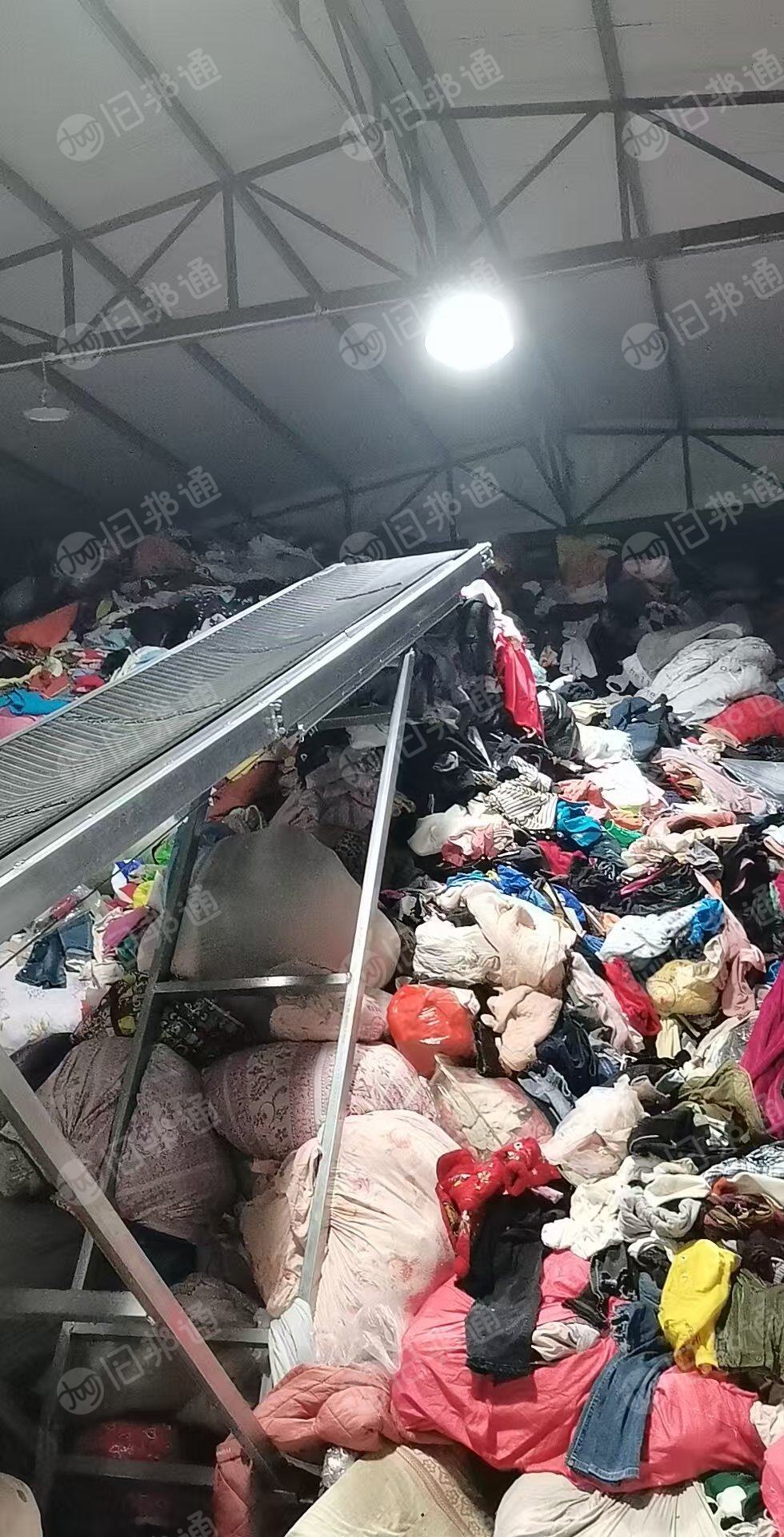 长期出旧衣服统货，现货100吨，厂在广东普宁