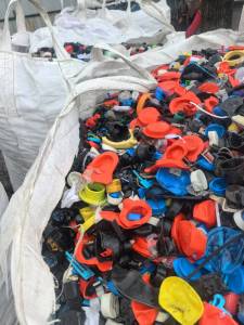 出售塑料炼油料，丙乙，胶皮，啥料都有