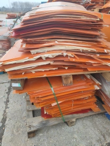 出售板厂下来的树脂板，含树脂油，可以炼油用