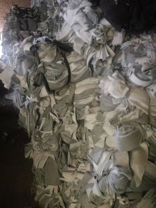 长期出售涤棉布条,涤棉拖把条,中灰色,黑灰色,单面绒边角料,可做拖把用,现货6.8米一车