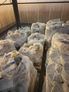 出售成卷铝塑膜废料，含铝28%，现货十几吨