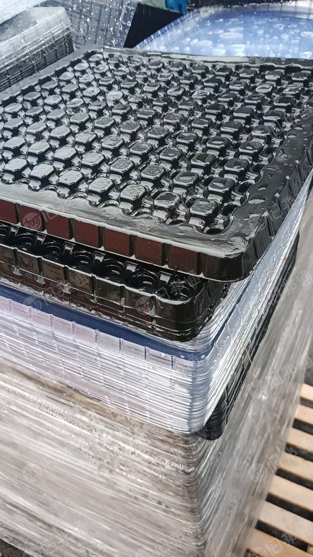 出售PET吸塑盒毛料，现货20吨左右