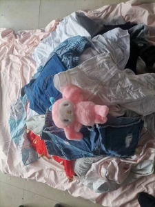 长期出售旧衣服统货，没动手，小区货，每月6.8米一车