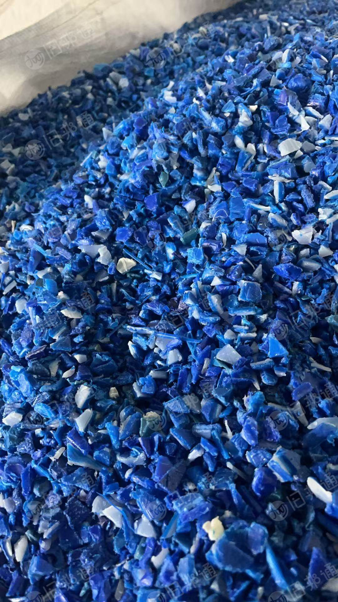 长期大量出售全漂大蓝桶破碎料,14网大,直接可以吹膜做产品,月供100吨,货在广东佛山