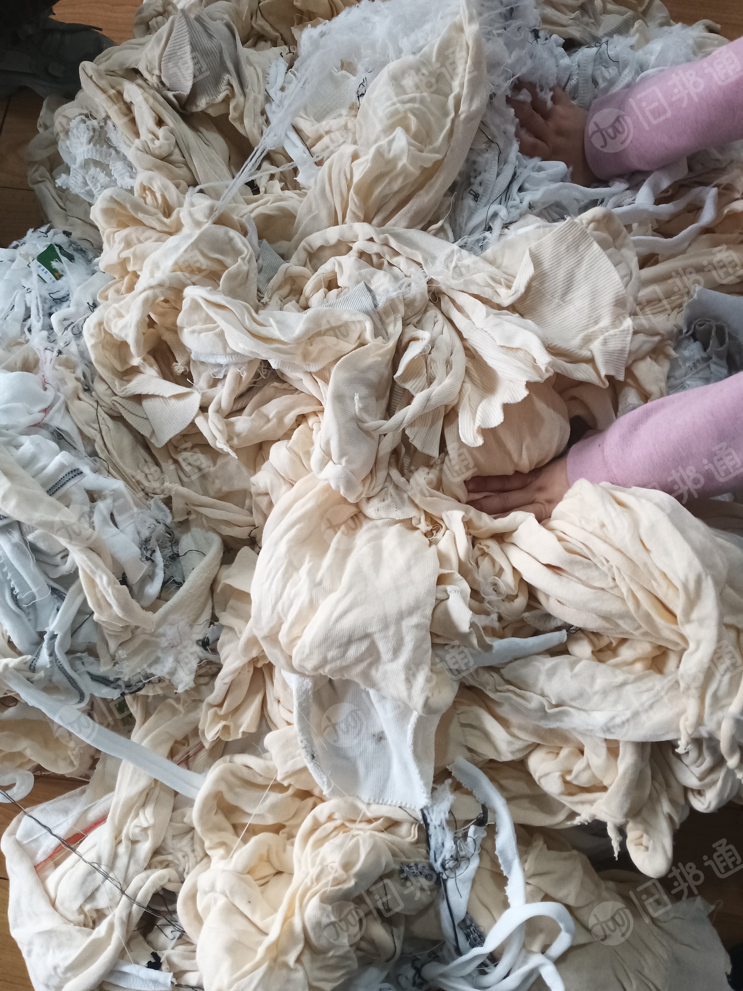 长期出售废布料，机头废纱，白废纱，涤纶纱线，锦纶纱线，统货走