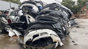 出售4S店回收回来的保险杠