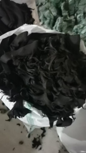 长期出售手套厂下脚料，颜色都分开了，什么颜色都有，材质不清楚。厂在福建泉州