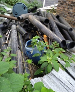 出售PE管废料，现货100吨