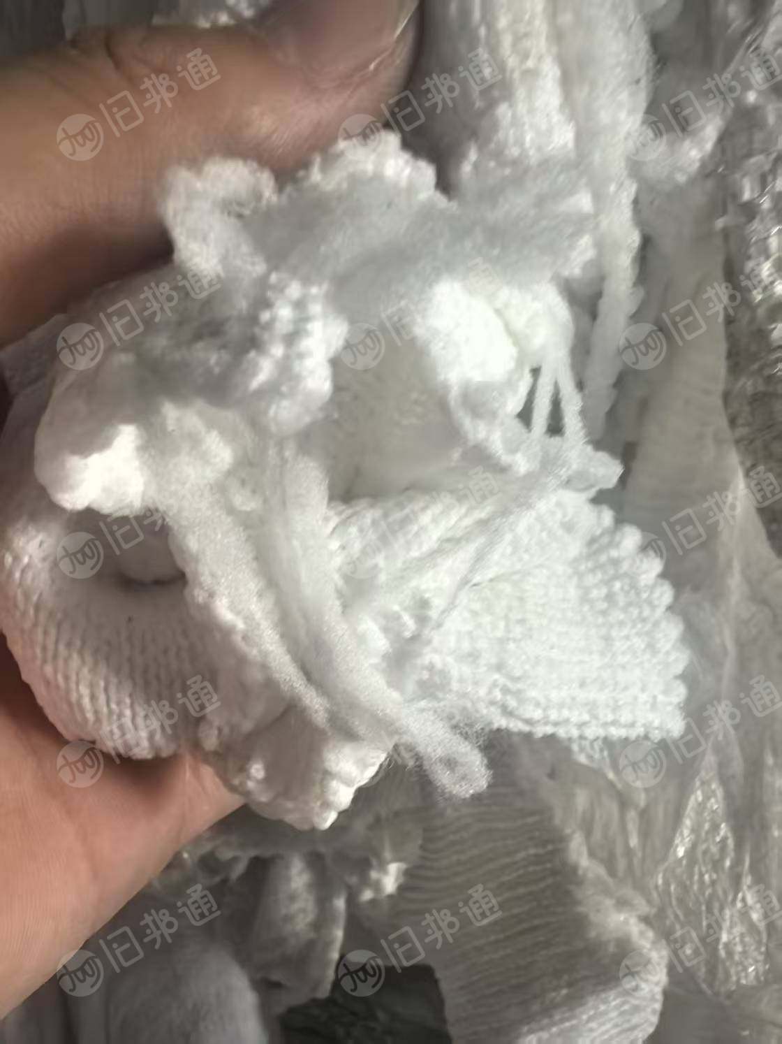 出售白色毛衣片，高弹丝，羊毛衫下脚料，现货有20吨，货在浙江桐庐
