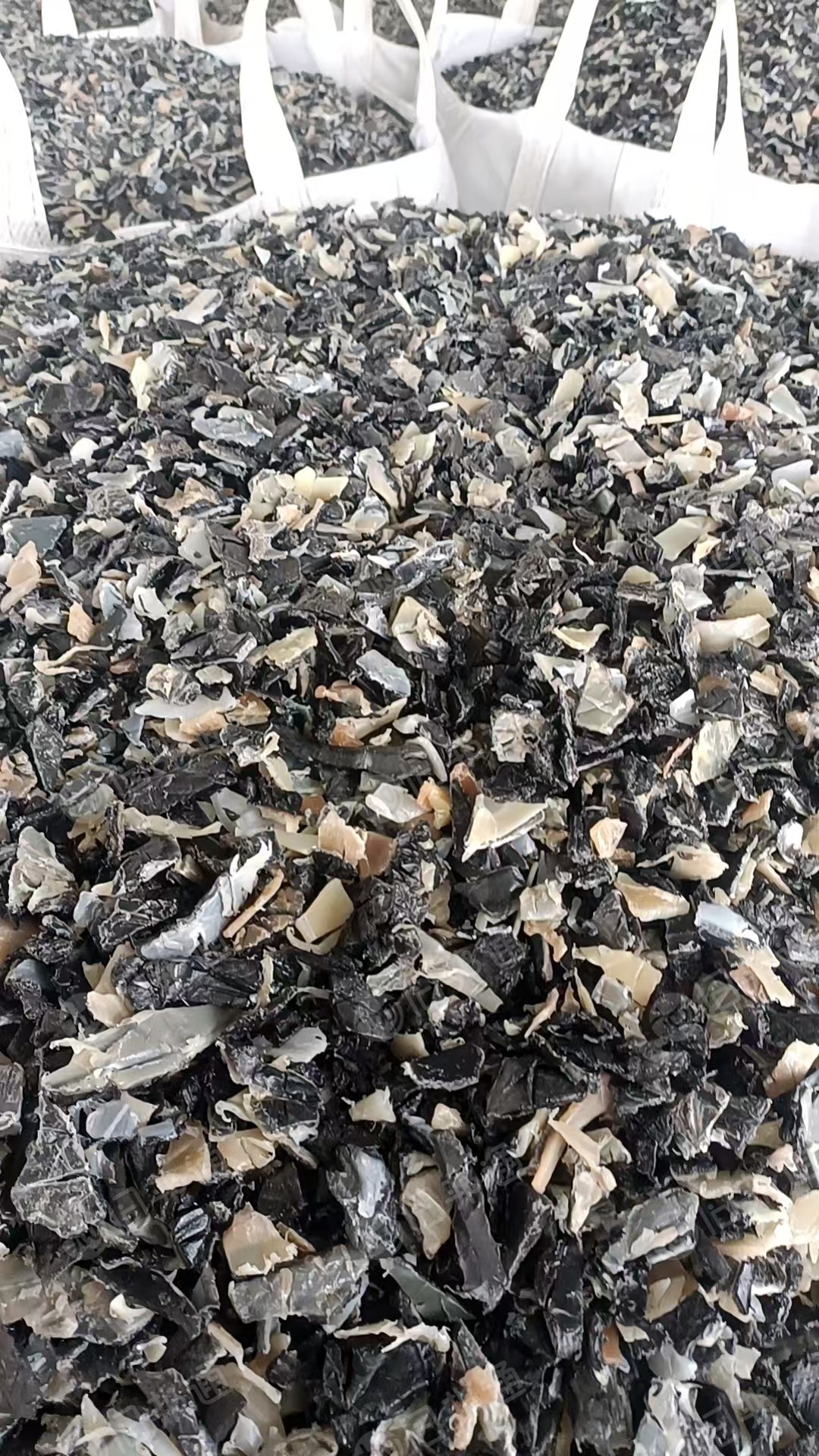 出售油箱破碎料，清洗甩干，月供40多吨