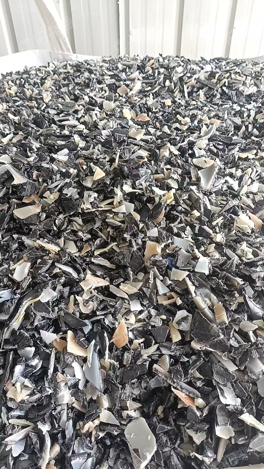 出售油箱破碎料，清洗甩干，月供40多吨