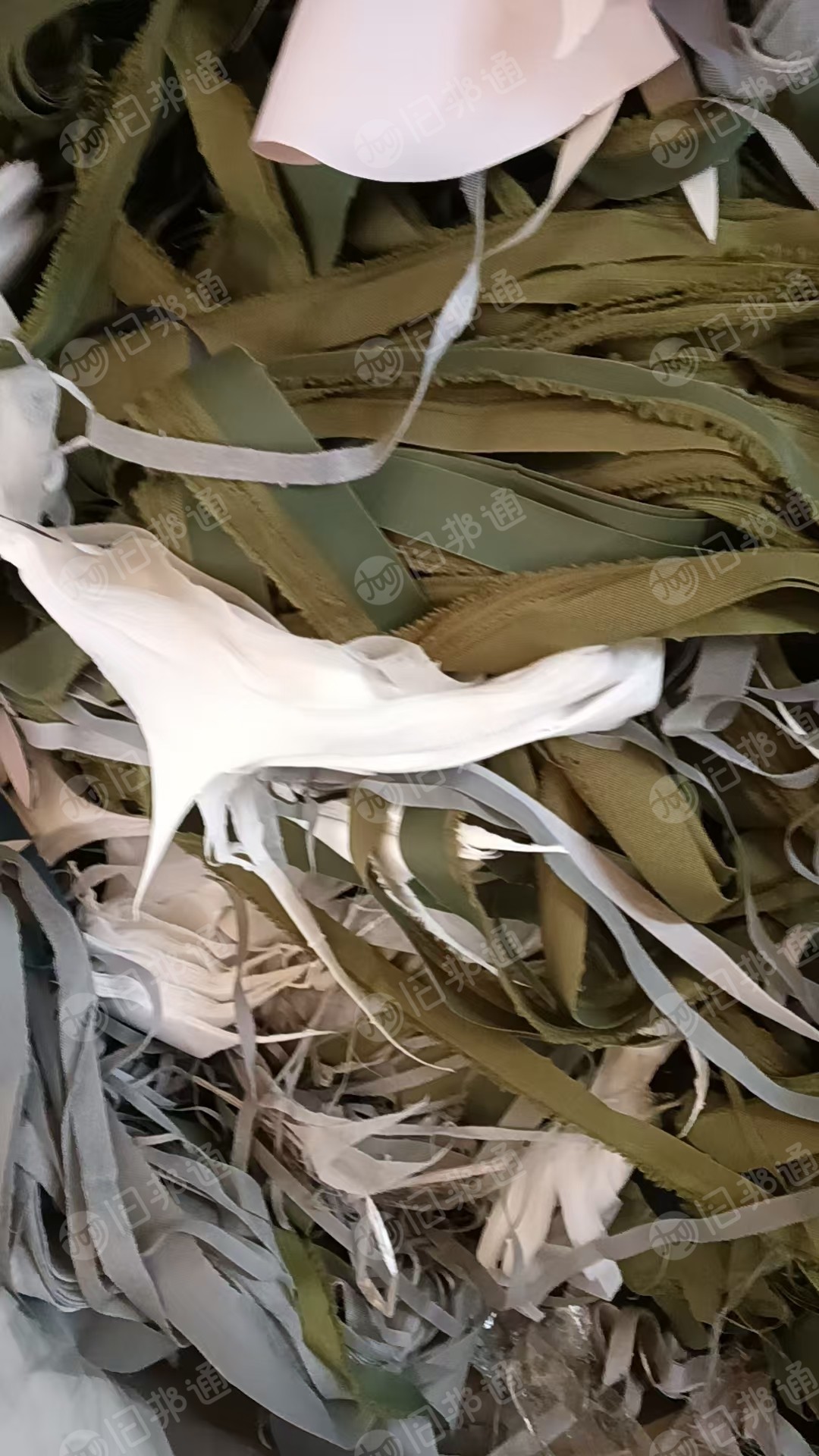 长期出售箱包厂下来的废料,无纺布边角料,箱包布边角料,无纺布废料,箱包布废料,厂在福建漳州