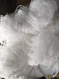 长期出售涤纶干丝，现货10多吨，厂在浙江绍兴