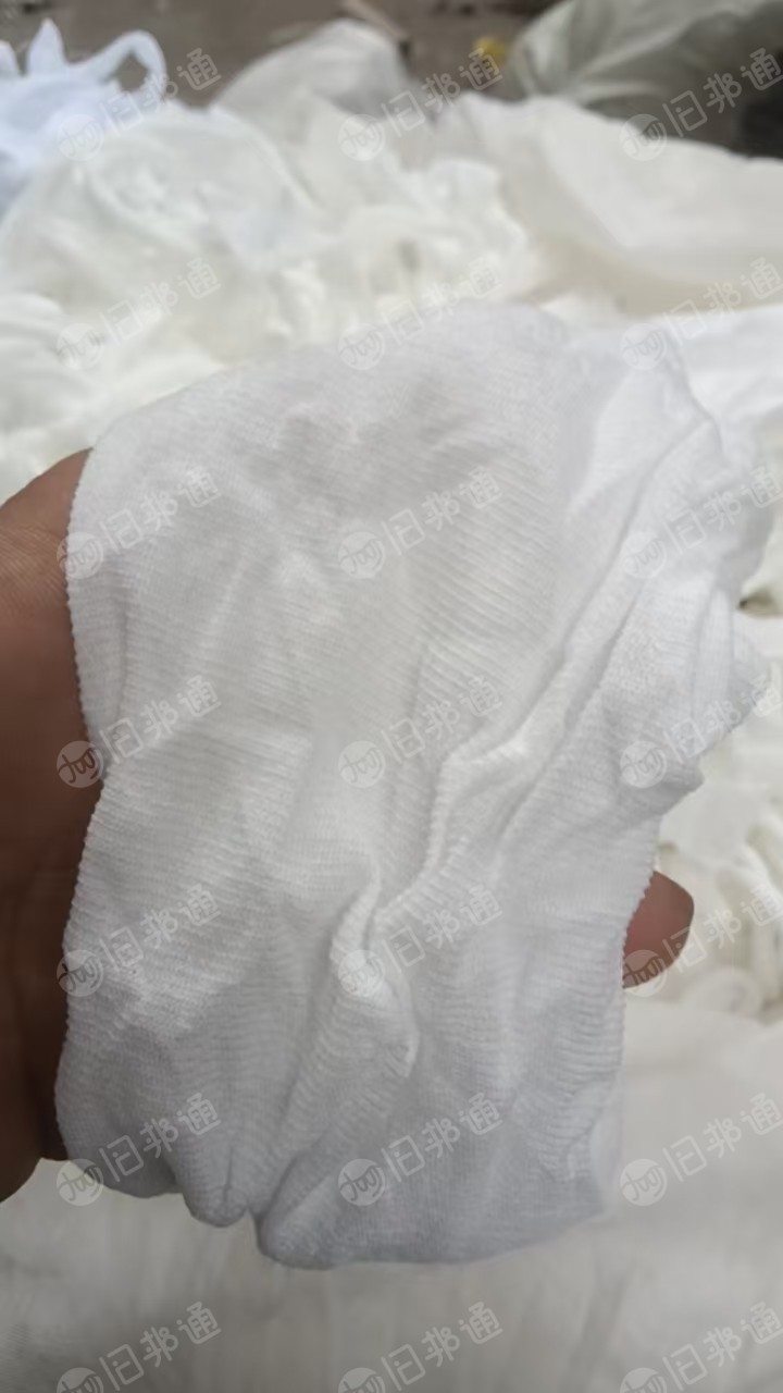 出售锦氨废布,袜子边角料,白烟,尼龙废布,锦纶废布,可以造粒。货在浙江义乌