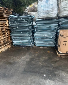 长期出售全漂pe钢卷皮废料