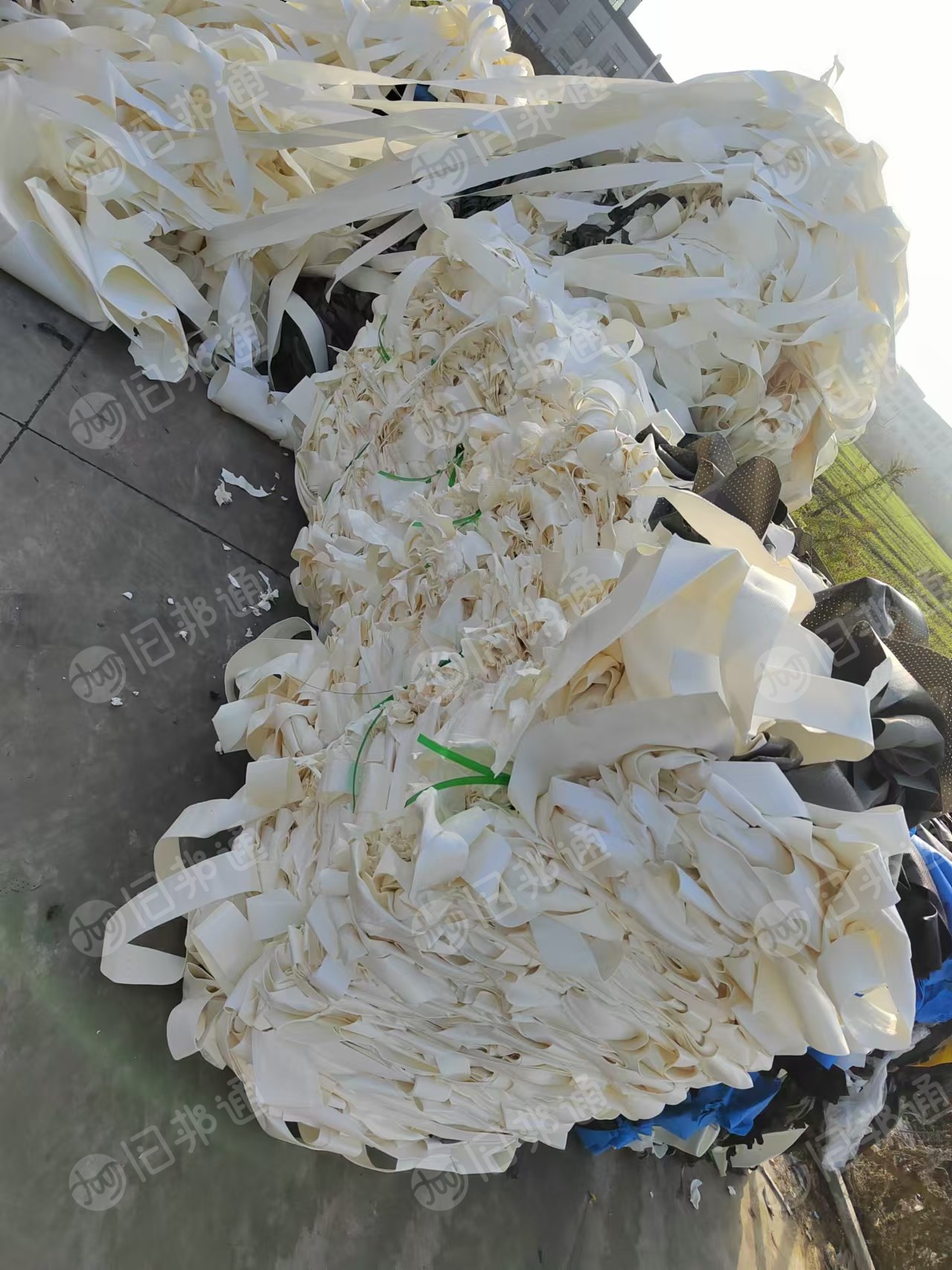长期大量出售发泡厂下来的ixpe边角料，现货几十吨，每天出9.6米一车