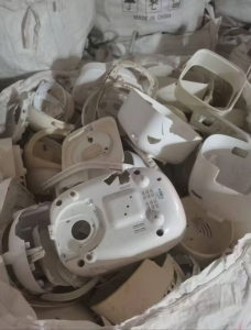 长期出售家电外壳废料，ABS和合金废料都有