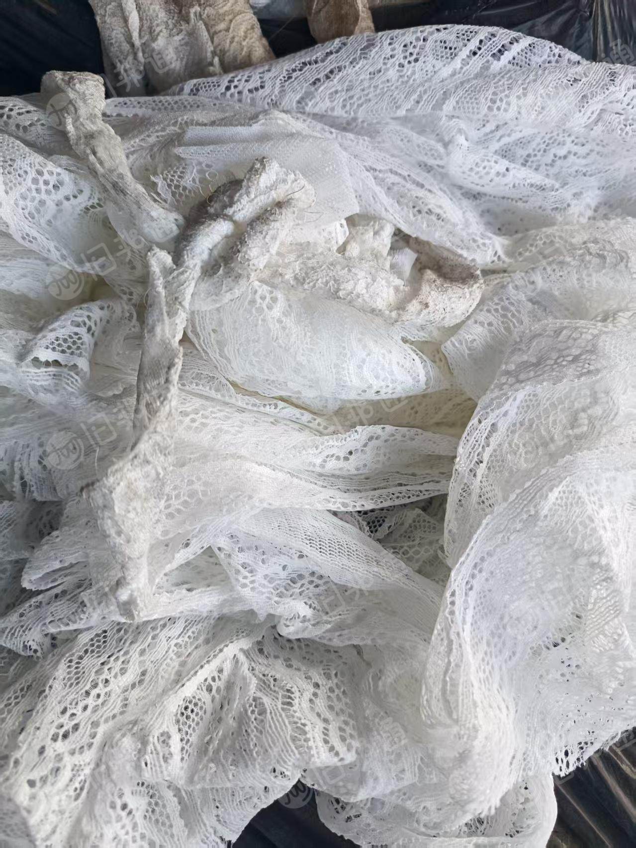长期出售纺织厂裁床下来的花边，好几种颜色，每个月5吨左右，厂在福建厦门