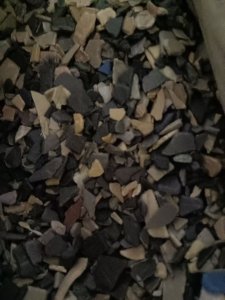 常年出售PP汽车内饰粉碎料，静电分选的无水无毛，月供200吨