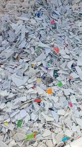 出售涂料桶破碎料