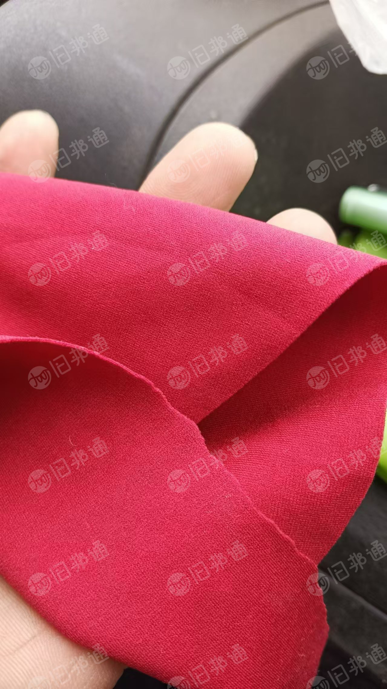 长期大量出售红色锦纶废布，现货30吨。厂在浙江金华