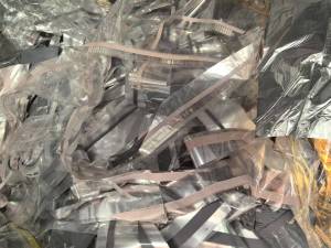 出售单层带油墨的PET边角料，现货30吨